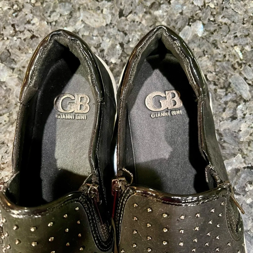 Gianni Bini Women’s Black Studded Sneakers with Zippers Size 8